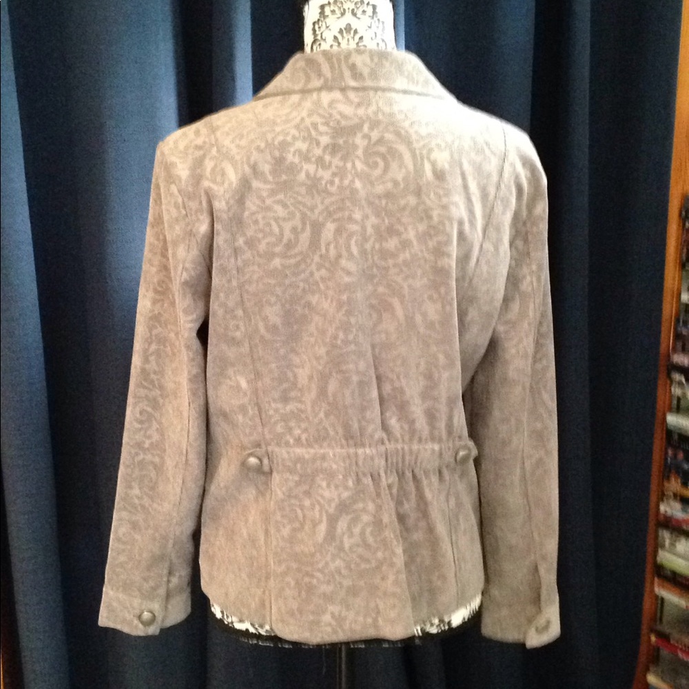 Jacket - Picture 2 of 4